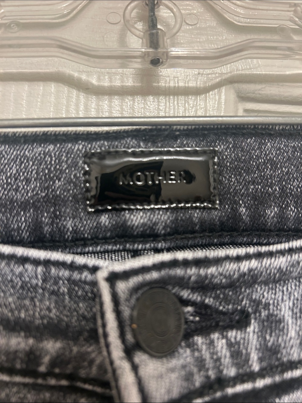 MOTHER Washed Black Cropped Raw-Hem Jeans - Picture 2 of 6